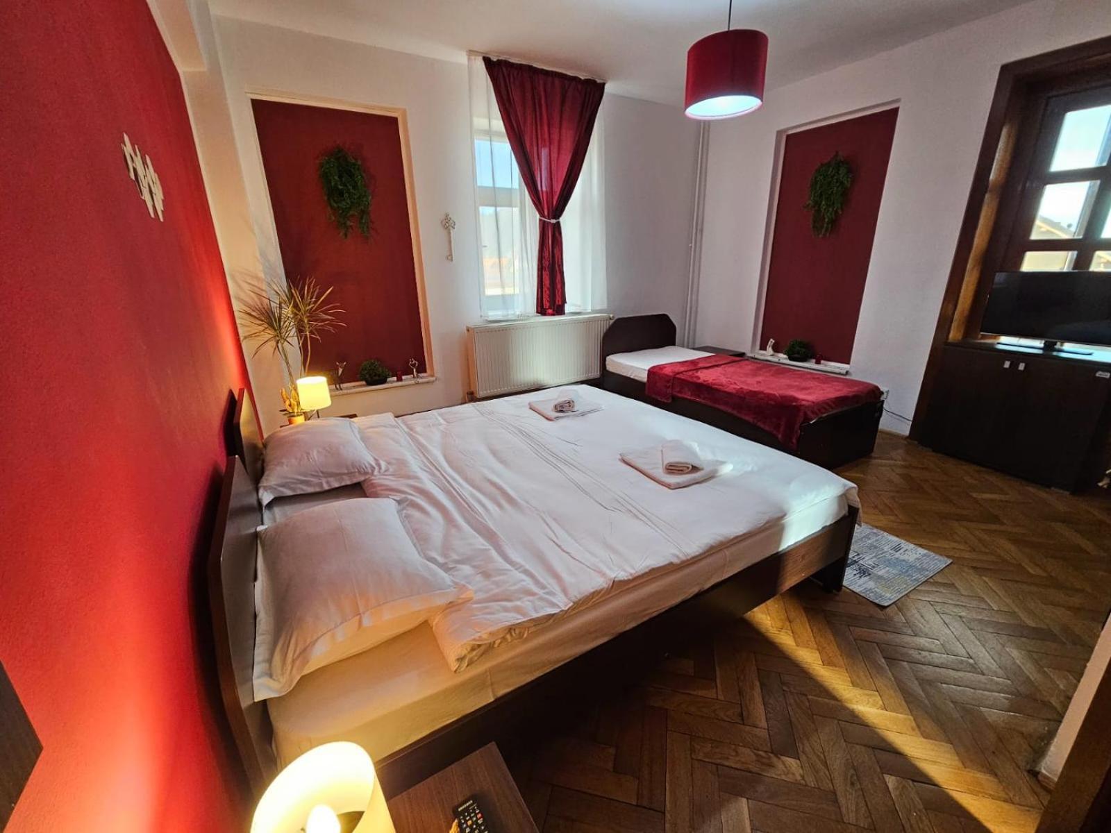 Apartment Zarnesti City Centre Vmp Free Parking Ngoại thất bức ảnh