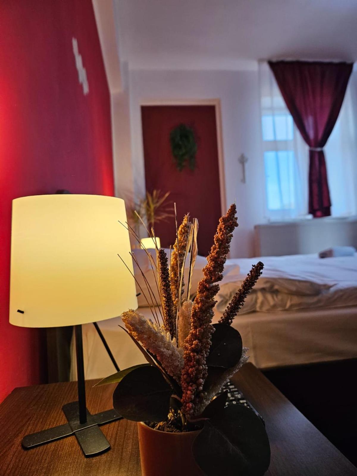 Apartment Zarnesti City Centre Vmp Free Parking Ngoại thất bức ảnh