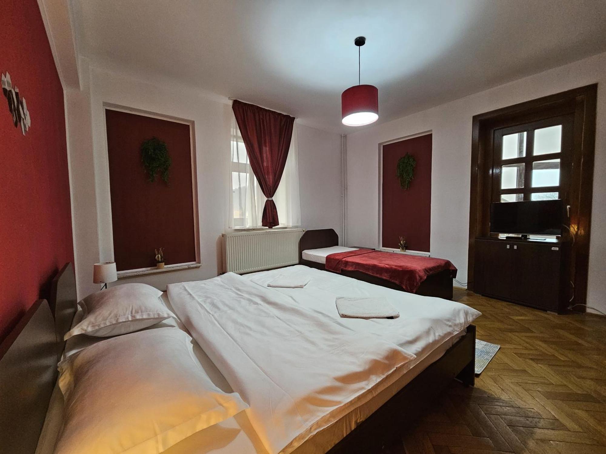 Apartment Zarnesti City Centre Vmp Free Parking Ngoại thất bức ảnh