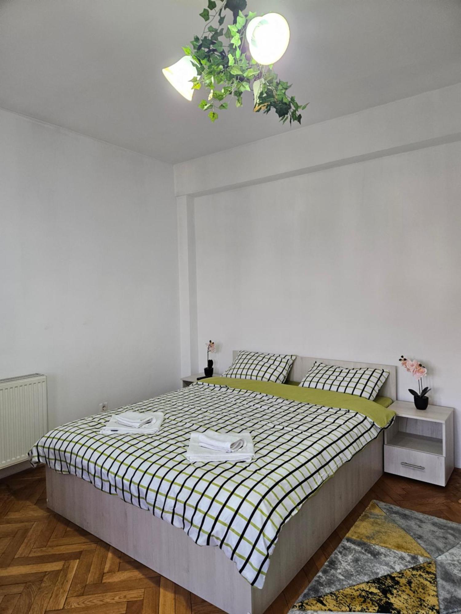 Apartment Zarnesti City Centre Vmp Free Parking Ngoại thất bức ảnh