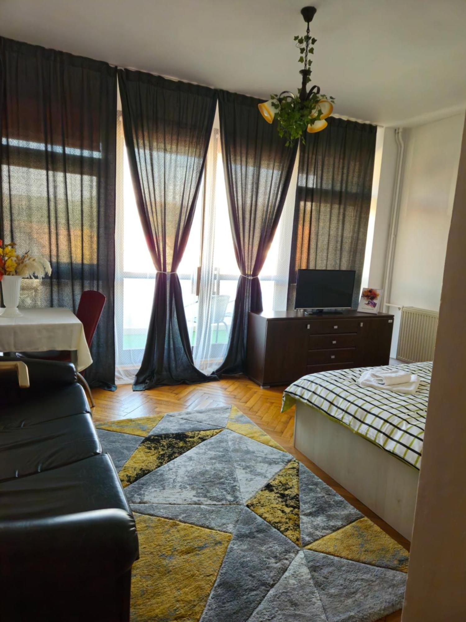 Apartment Zarnesti City Centre Vmp Free Parking Ngoại thất bức ảnh