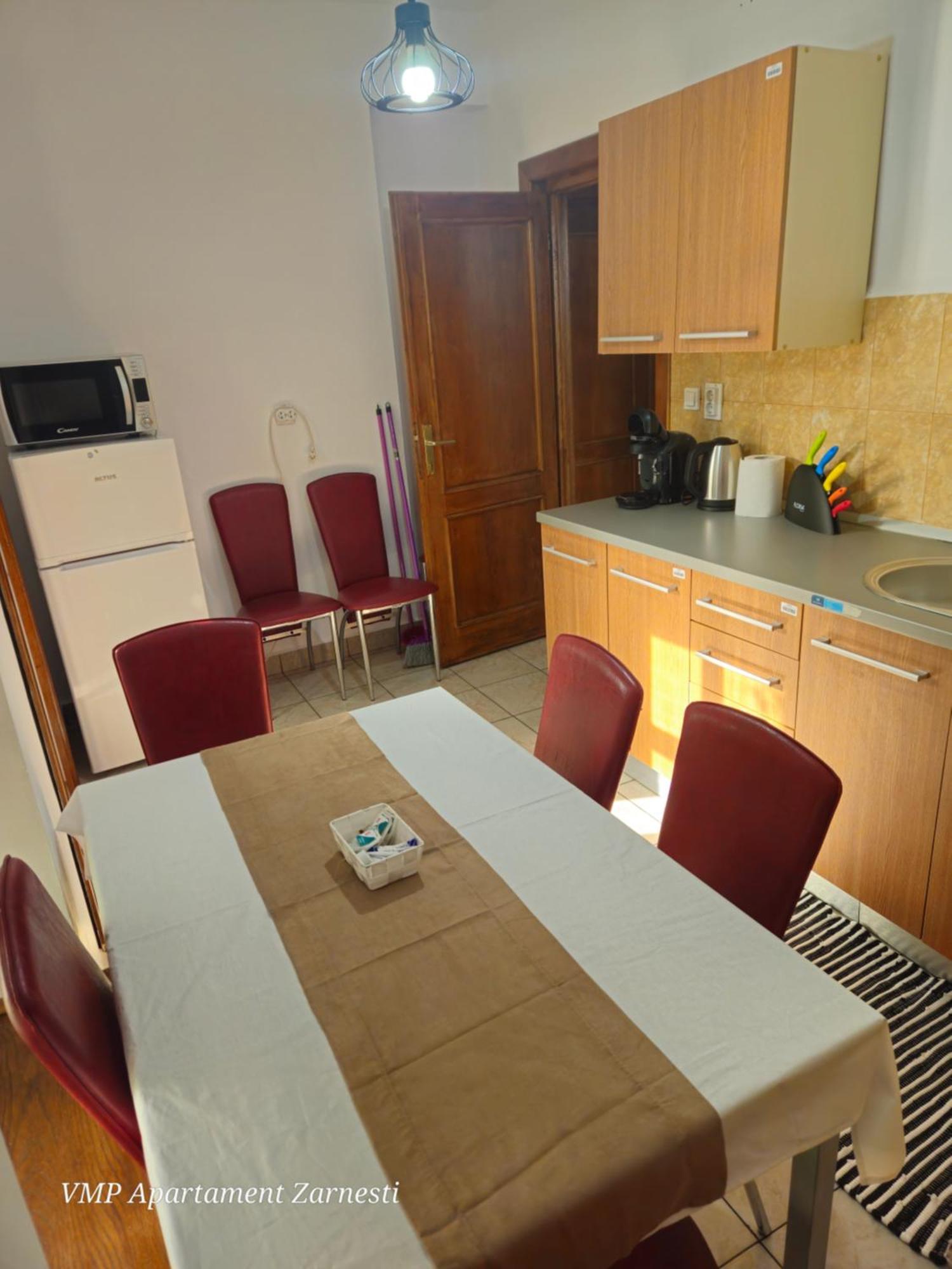 Apartment Zarnesti City Centre Vmp Free Parking Phòng bức ảnh