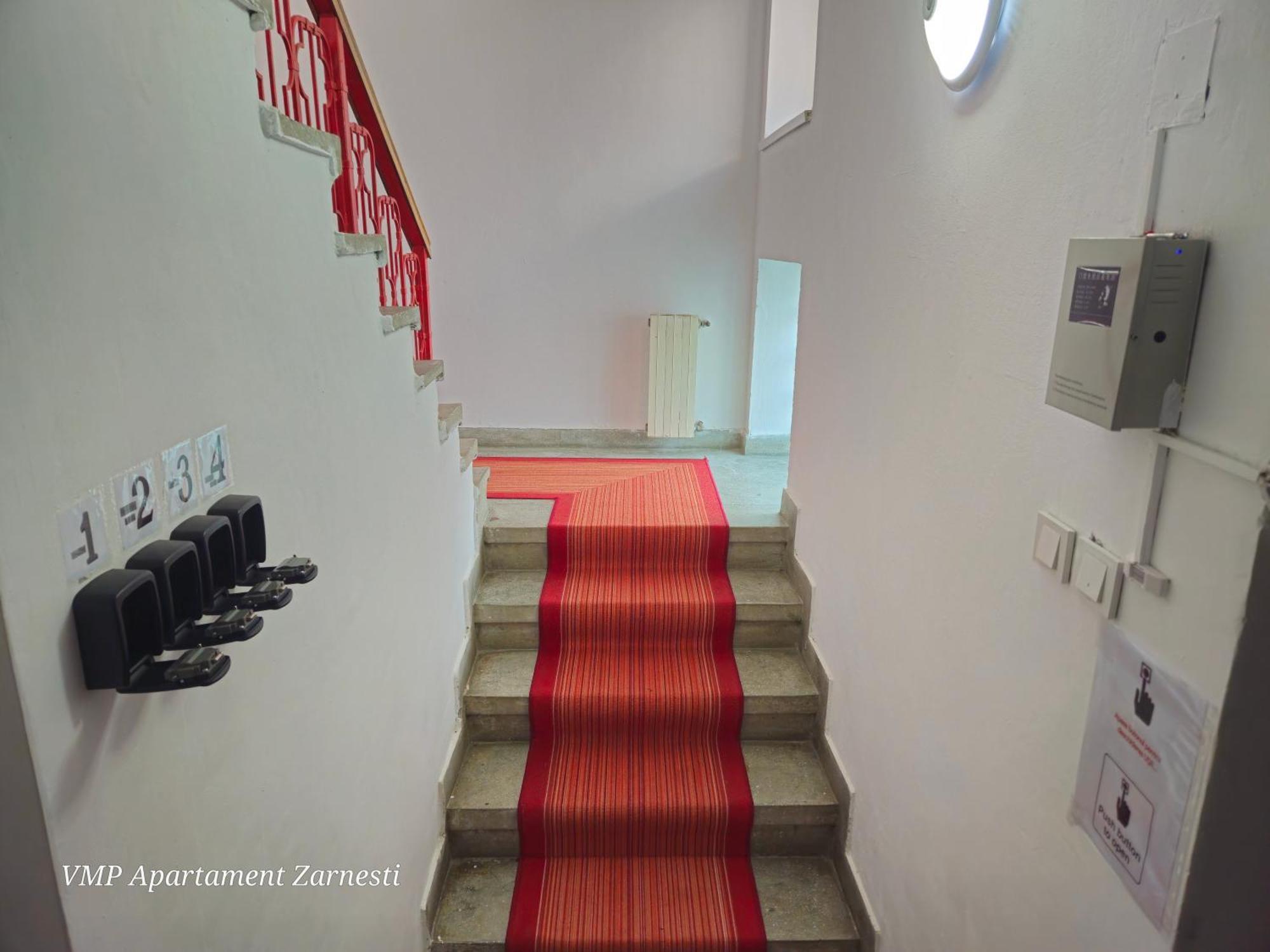 Apartment Zarnesti City Centre Vmp Free Parking Phòng bức ảnh