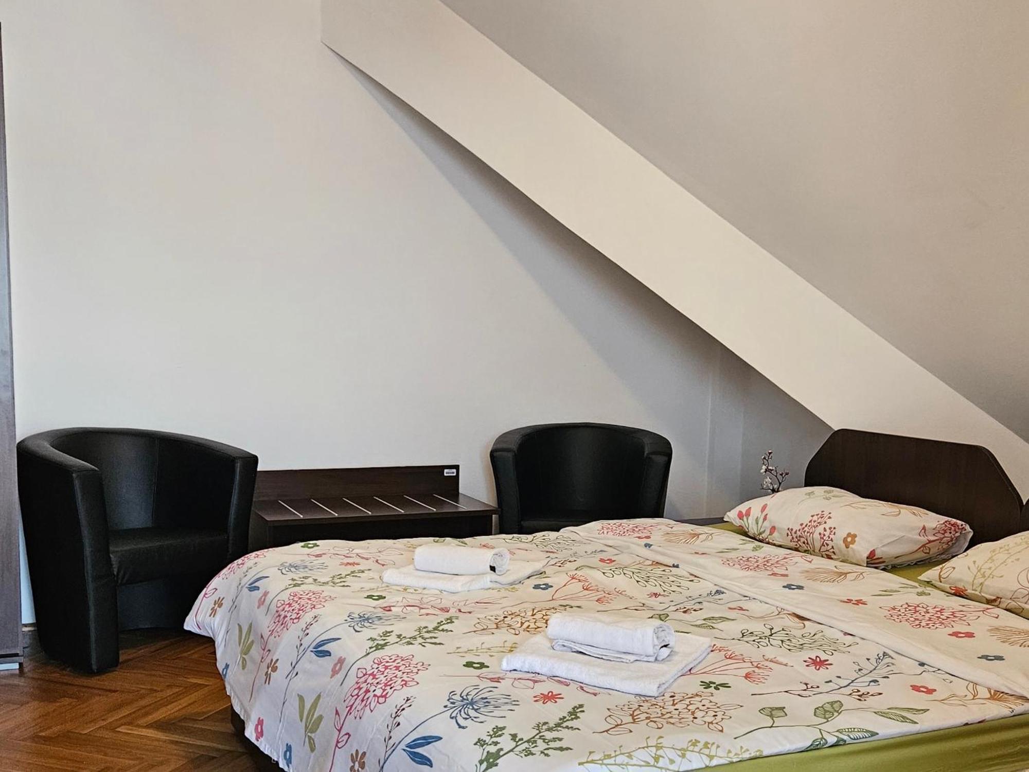 Apartment Zarnesti City Centre Vmp Free Parking Ngoại thất bức ảnh