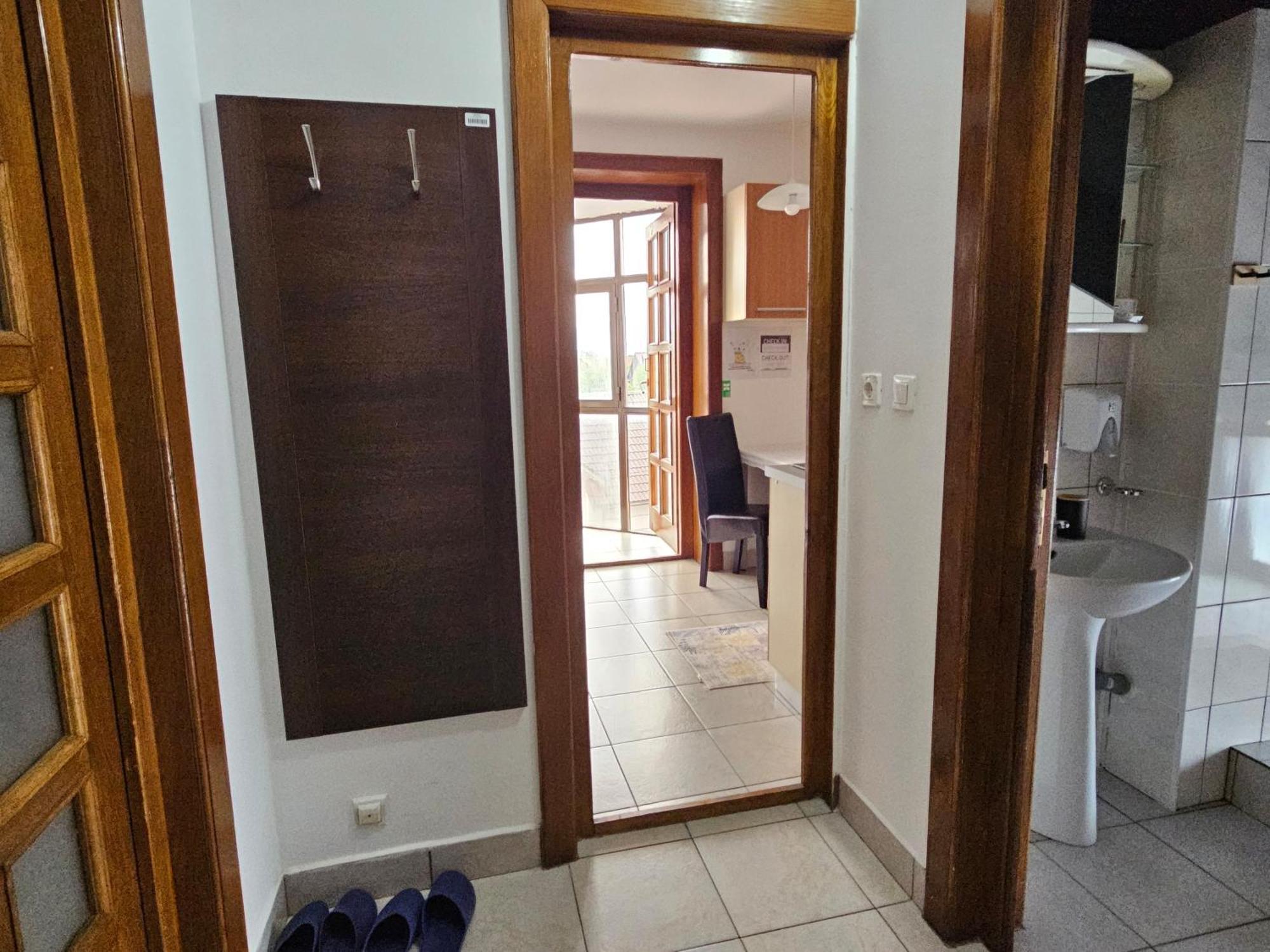 Apartment Zarnesti City Centre Vmp Free Parking Ngoại thất bức ảnh